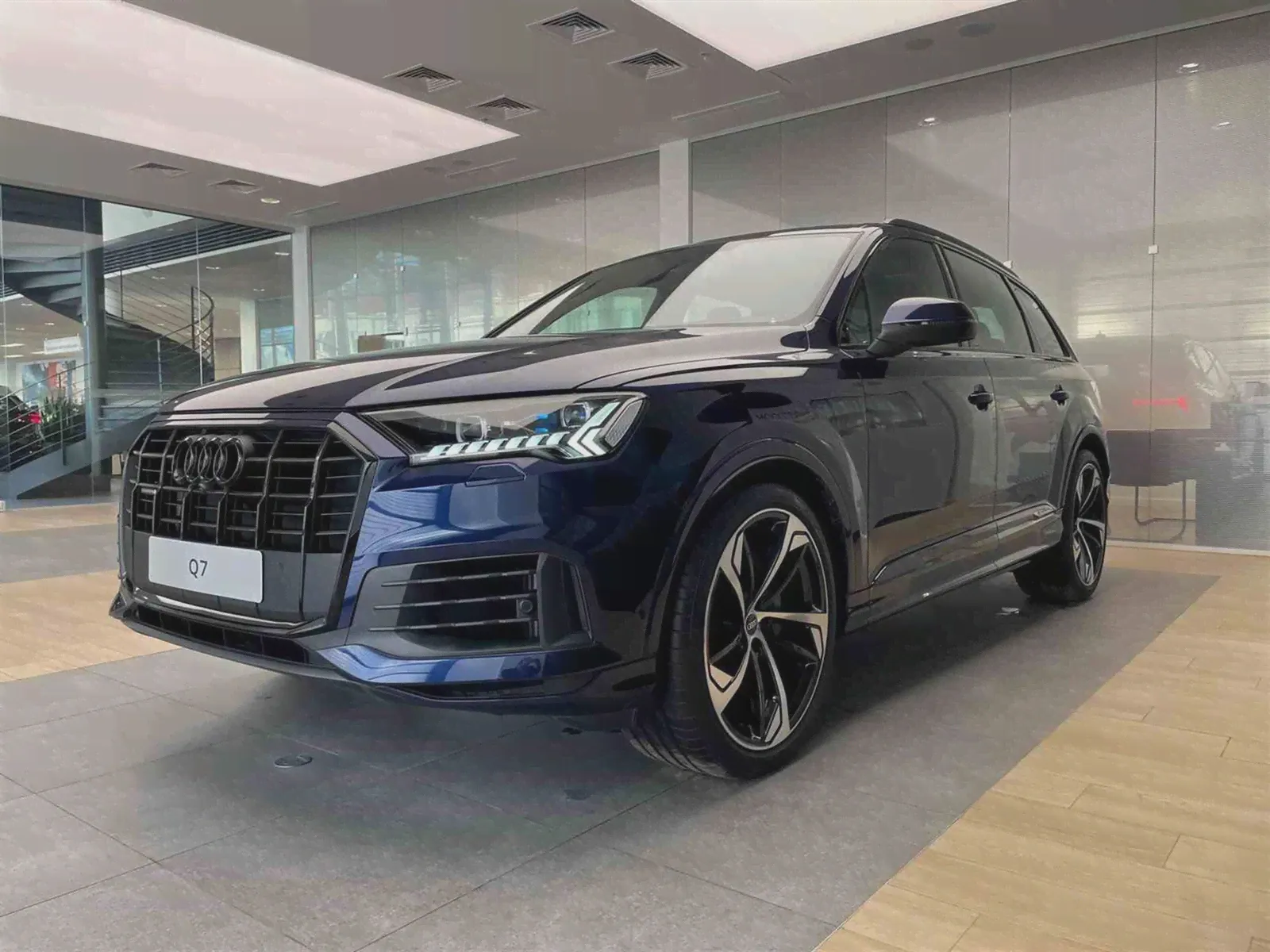Купить Audi Q7 3.0 AT 4WD (340 л.с.) Синий новый / К-1-45854 в наличии по цене 14 115 000 руб в АВТОДОМ - официальный дилер-0