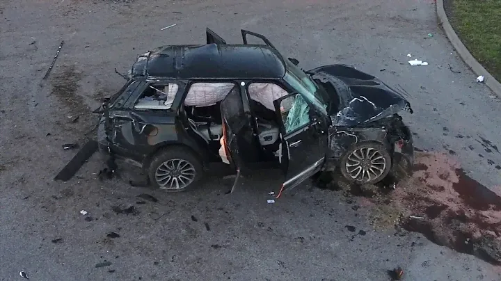 Audi Q7 vs Range Rover crash Poland