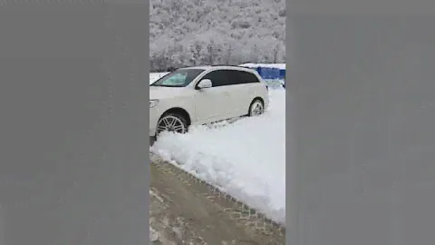 Audi Q7 зимой в Красной Поляне